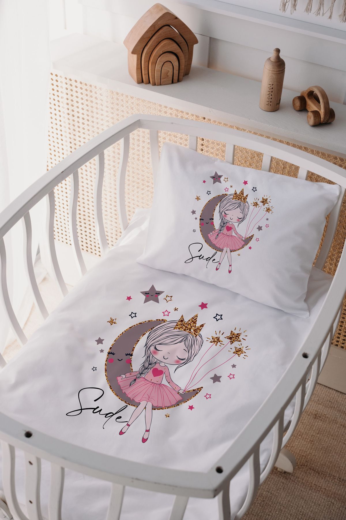 %100 Pamuk Saten Anne Yani Beşik Nevresim Takımı Aydaki Kız