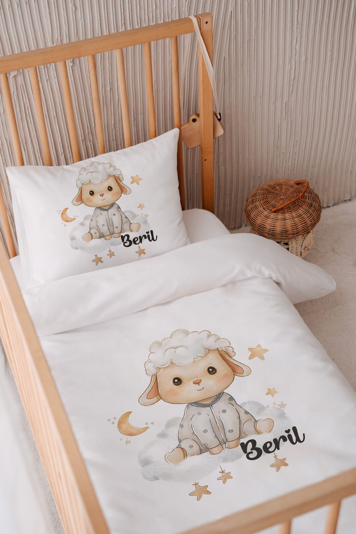 İsme Özel 100x150 Bebek Yatak Nevresim Seti Kuzu