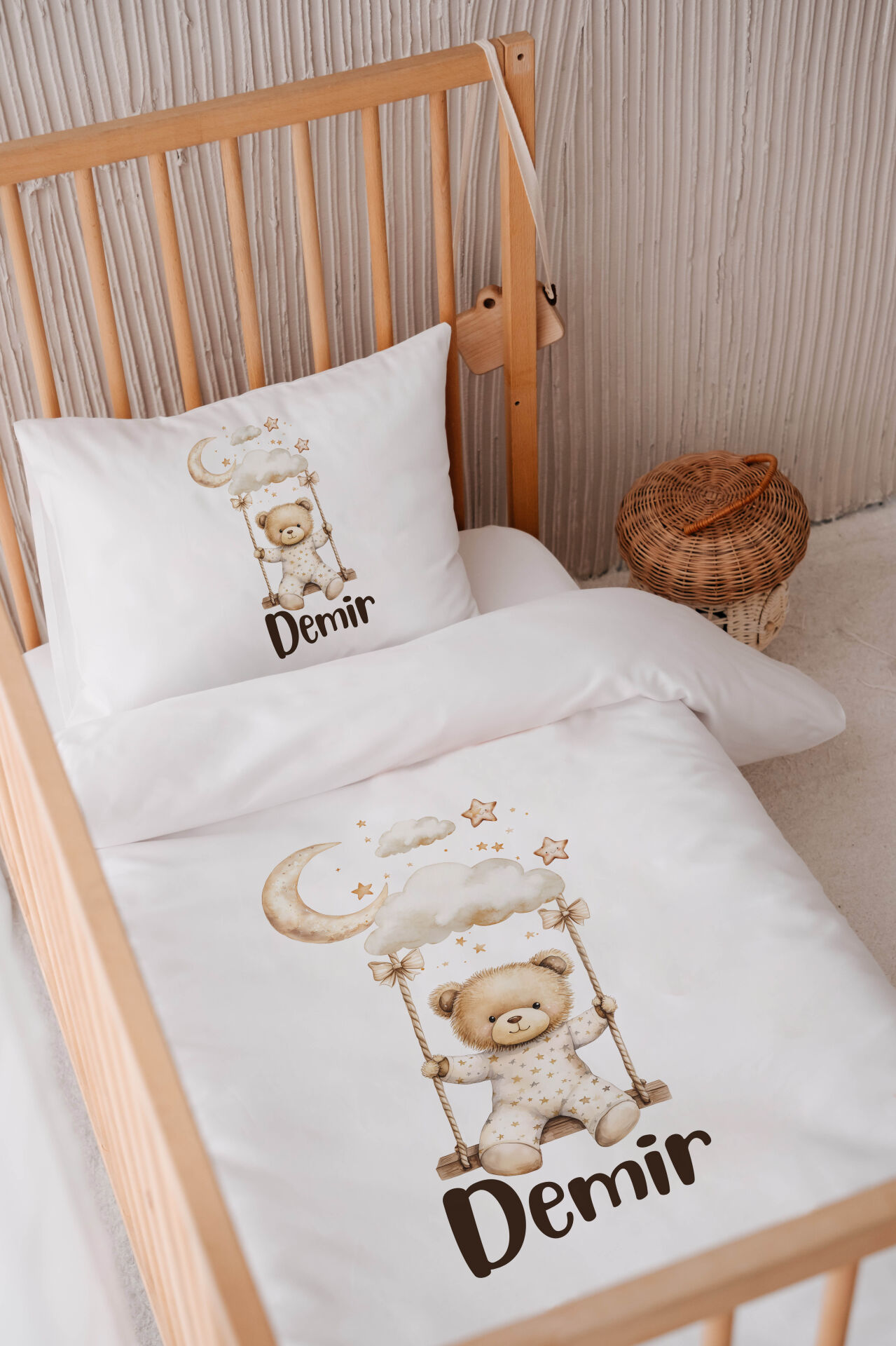 İsme Özel 100x150 Bebek Yatak Nevresim Seti Sallanan Ayıcık