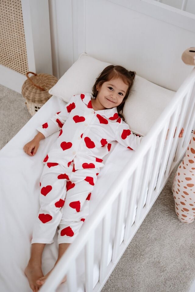 Önden Düğmeli Bambu Kalpli Çocuk Pijama Takımı 2-6 Yaş