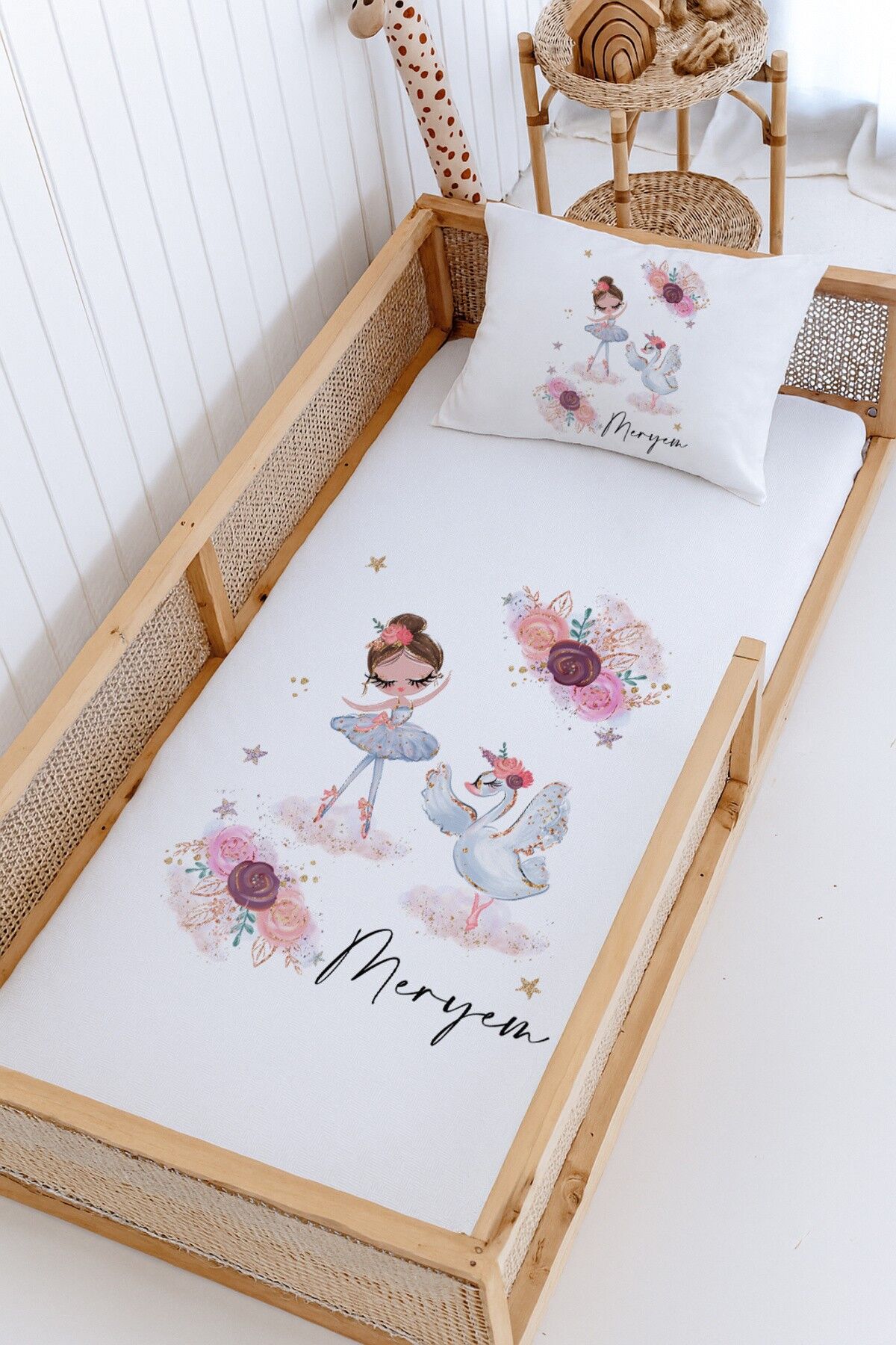 %100 Pamuk İsme Özel Montessori Yatak Pike Seti 100x200 Balerin Kuğu